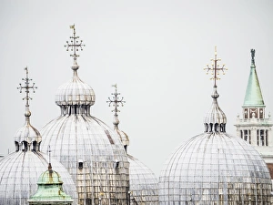 Europe Travel Guide Drucke: The domes of the Basilica in St. Marks Square, Venice, UNESCO World Heritage Site