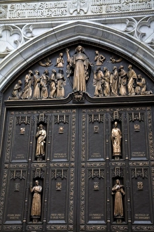 Manhattan Architecture Photography Drucke: Detail of door, St