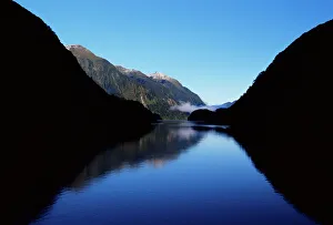 Drucke von Zweifelhafter Klangort im Fiordland-Nationalpark ein UNESCO-Welterbe in Südland auf der Südinsel Neuseeland im Pazifik Verwandte Bilder Drucke: Zweifelvolle Stille