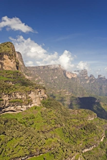 Simien Mountains National Park Drucke: Dramatic mountain scenery from the area around Geech, UNESCO World Heritage Site