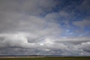 Dramatic European Landscape Drucke: Dramatic sky over Normandy countryside, Normandy, France, Europe