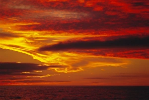 Red Clouds At Sunset Drucke: Dramatic sky and red clouds at sunset, Antarctica, , Polar Regions