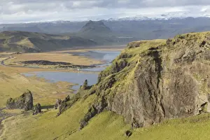 Polar Regions Travel Destinations Drucke: Dramatic view of mountains, extinct volcanos and glaciers