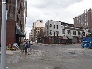 Dumbo Brooklyn Drucke: DUMBO (Down Under Brooklyn Bridge Overpass)
