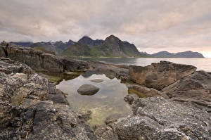 Scandinavian Coast Photography Drucke: Dusk over Flakstad