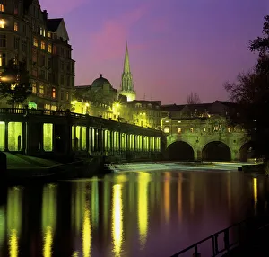 Avon Drucke: Abend über dem Pulteney-Bogen und der Avon-Fluss in Bath ein UNESCO-Welterbe im Vereinigten Königreich