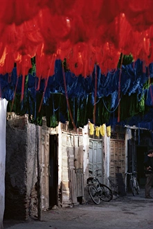 Bilder Datiert 4. Januar 2000: Gefärbtes Wolle aus Marokko