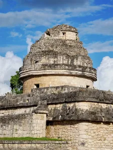 Ancient Mexican Architecture Drucke: El Caracol Observatory, Chichen Itza, Yucatan State, Mexico