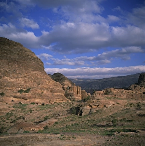 Nabatean Architecture Drucke: El Deir (the Monastery)