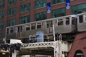 Chicago Elevated Train Drucke: An El train on the Elevated train system, Chicago, Illinois, United States of America