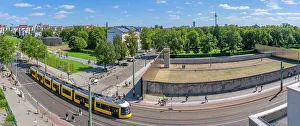 Berlin Tourist Attractions Map Drucke: Elevated view of the Berlin Wall Memorial