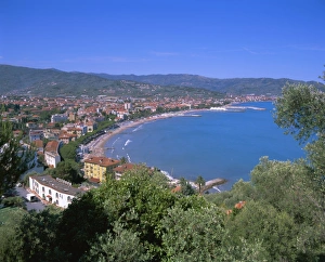 Italian Riviera Coastline Drucke: Elevated view of the coastline