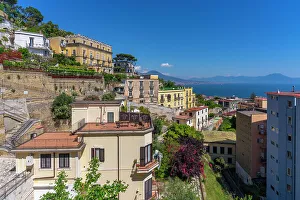 Mount Vesuvius Landscape Drucke: Elevated view of Naples and Mount Vesuvius in the background