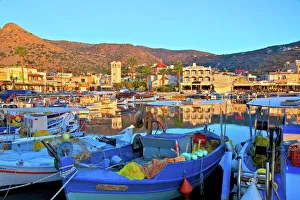 Drucke von Hafen von Elounda in Elounda auf der Insel Kreta im griechischen Archipel Griechenland Europa Griechenland Drucke: Hafen von Elounda in Elounda auf der Insel Kreta im griechischen Archipel Griechenland Europa