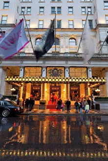 New York Drucke: Eingang zum Plaza-Hotel auf der 5