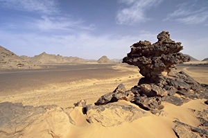 North African Desert Scenes Drucke: Eroded rocks