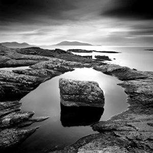 European Coastal Landscapes Drucke: Erratic in tidal pool on isle of Taransay, looking towards Toe Head on South Harris