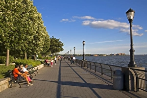 Contemporary City Photography Drucke: Esplanade, Robert F