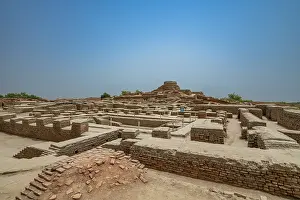 Moenjodaro Ruins Drucke: Exploring the ancient ruins of Moenjodaro