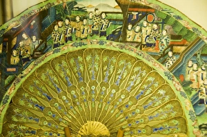 Santa Cruz District Spain Drucke: Fan in the museum
