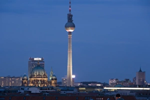 Bilder Datiert 6. Januar 2000: Fernsehturm
