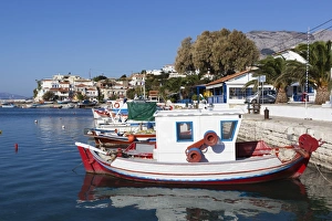 Greek Harbour Scene Drucke: Fishing harbour, Ormos Marathokampos, Samos, Aegean Islands, Greece