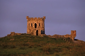 Contemporary Scottish Architecture Drucke: Folly built by Arthur Nicolson