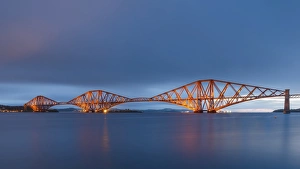 Firth Of Forth Drucke: The Forth Rail Bridge on the Firth of Forth at dawn