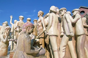 European Street Art Scene Drucke: Forward statue, Centenary Square, Birmingham, England, United Kingdom, Europe