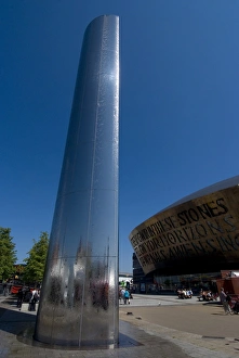 Wales Travel Destinations Drucke: Fountain and Millenium Centre, Cardiff Bay, Cardiff, Wales, United Kingdom, Europe