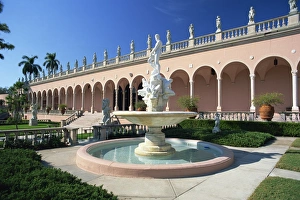 Florida Travel Destination Drucke: Fountain of Oceanus in the Courtyard of the Ringling