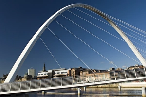 Newcastle Upon Tyne Architecture Drucke: Gateshead Centenary Footbridge, Newcastle upon Tyne, Tyneside, England