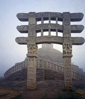 UNESCO Heritage Site Asia Drucke: Gateway, Buddhist stupa