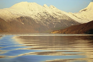 Arctic Norway Landscape Drucke: Glassy reflections of sky and mountains