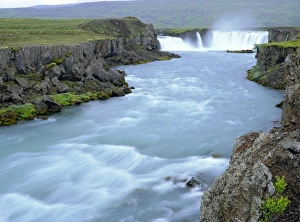 Skjalfandafljot River Drucke: Godafoss or Fall of the Gods
