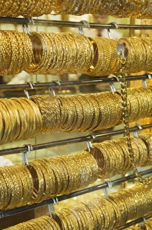 Bilder Datiert 10. März 2008: Goldschmuckbänder im Gold-Souk