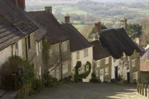 Gold Hill in der Nähe von Shaftesbury im englischen Landkreis Dorset (Wiltshire) im Vereinigten Königreich Europas