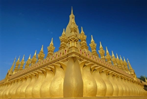 Pha That Luang Temple Drucke: Gold stupas