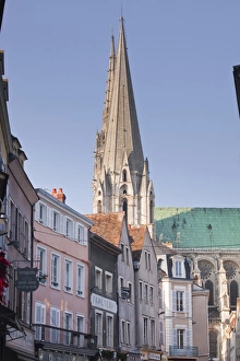 Centre Region France Drucke: The gothic spires of Chartres cathedral