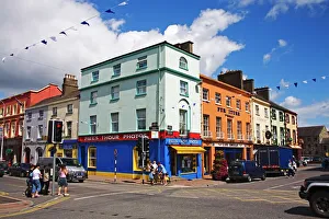 Munster Region Travel Guide Drucke: Grattan Square, Dungarvan Town, County Waterford, Munster, Republic of Ireland, Europe