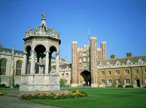 Cambridgeshire Drucke: Großer Hof, Brunnen und Große Tore, Trinity-Kollegium in Kamerbriggshire
