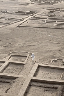 Archaeological Site In Africa Drucke: The grounds surrounding the 3