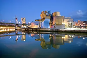 Drucke von Bilbaer Guggenhem-Museum in der Stadt Bilbao im Baskischen Gebiet von Spanien und Europa Spanien Drucke: Bilbaer Guggenheimmuseum in der Region Baskischland Spaniens im europäischen Teil des Iberikums