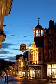 Surrey Drucke: Die Burgstraße und das Rathaus von Güldenburg am Abend in der Nähe von Surrey im Vereinigten Königreich