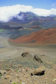 Drucke von Haleakala, Maui, Hawaii, USA Kegelvulkane und eisenreiche Laven verwittert zu brauner Oxid im weiten Krater von Haleakala, der größte inaktive Vulkan der Welt, 10023ft Hawaii Drucke: Haleakala, Maui