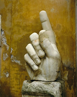 Hände aus dem Kolosseumstatuens