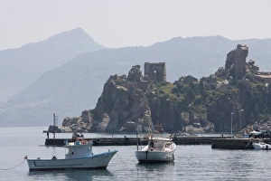 Sicily Italy Travel Drucke: Harbour, Cefalu