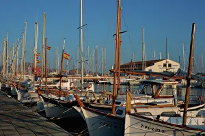 Hafen am Abend in Puerto Polnesa auf der Insel Mallorka im Balearen- Archipel Spanien