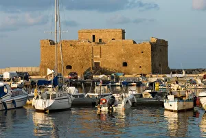 Häfen Drucke: Der Hafen und das Paphos-Fort in der Stadt Paphos auf Zypern im Mittelmeer an der europäischen Seite