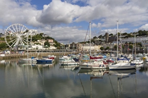 Drucke von Hafen von Torquay im Vereinigten Königreich in Europa und Südwestengland Bilder Datiert 2013 August: Hafen von Torquay in Devon im Vereinigten Königreich und Europa